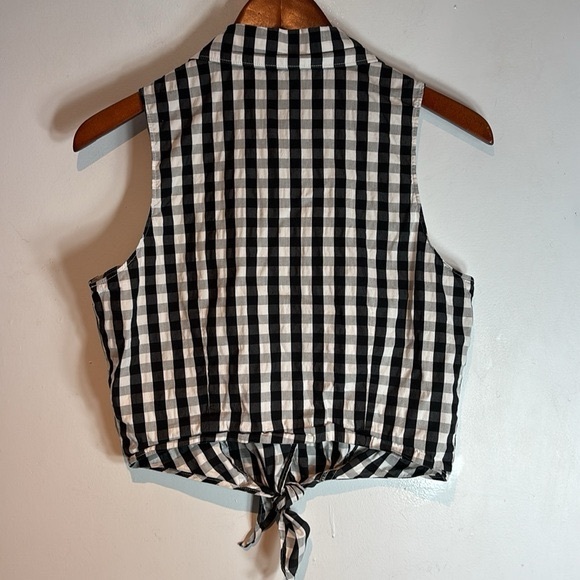GUESS Black  White Checkered sleeveless tiewaist Womens top size medium - Picture 1 of 5